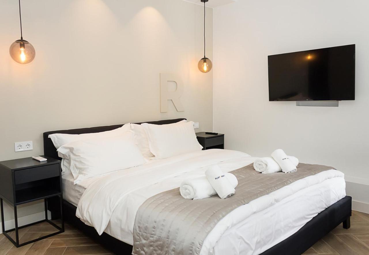 Three Private Near Port Of By Flat Mаnager *