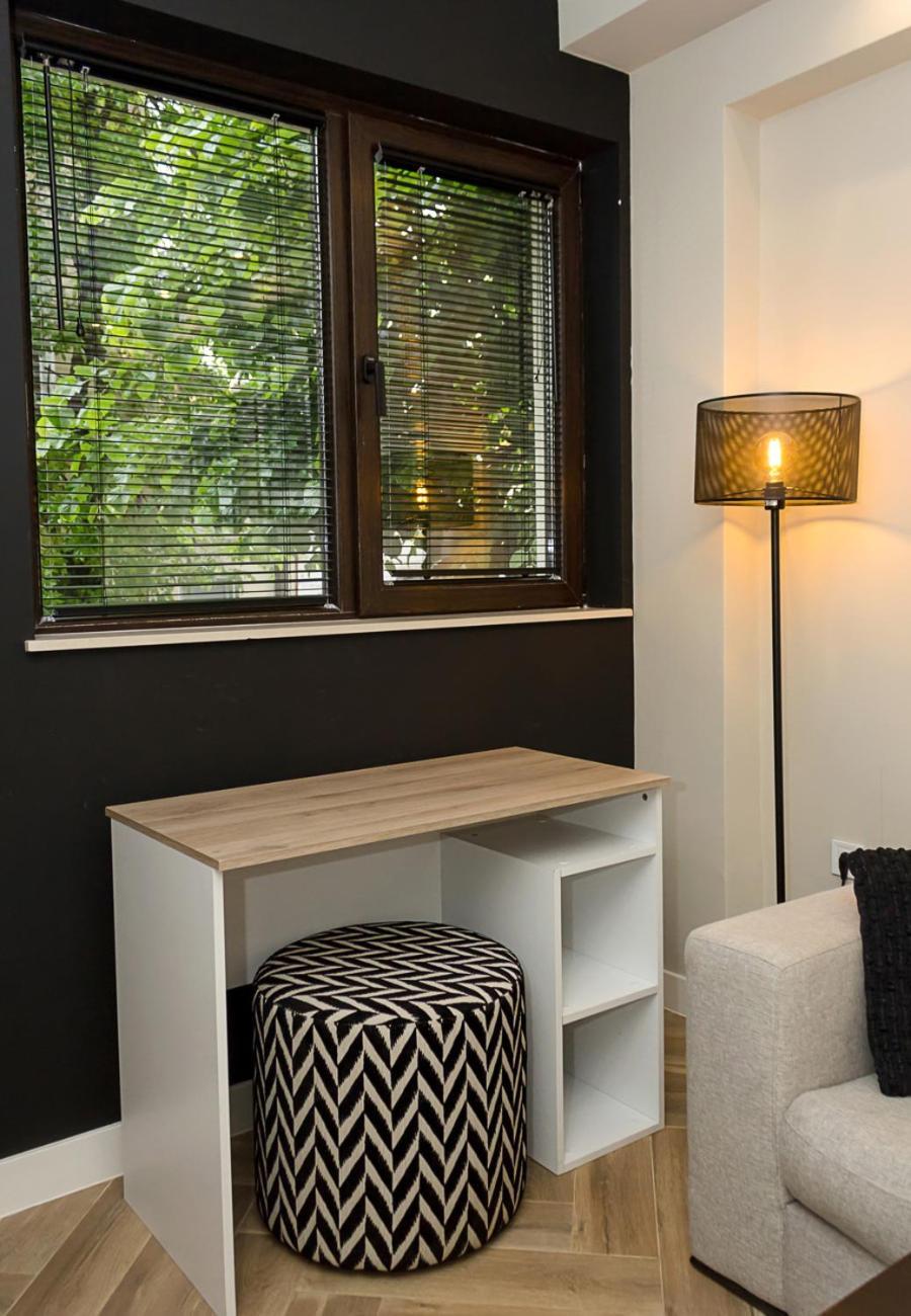 Apartment Three Private Near Port Of By Flat Mаnager Warna